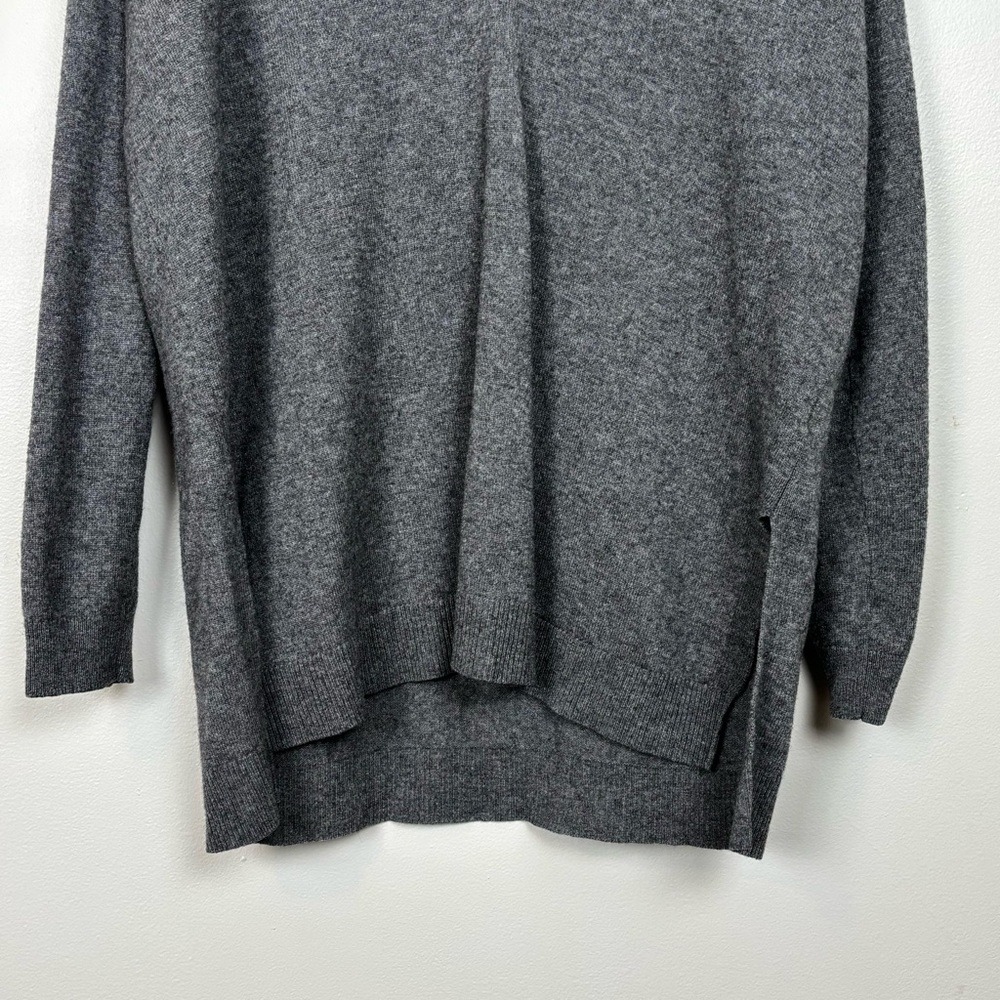 Vince Sweater Med Gray Oversized‎ Weekend V-Neck Long Sleeve Tunic - Picture 3 of 7